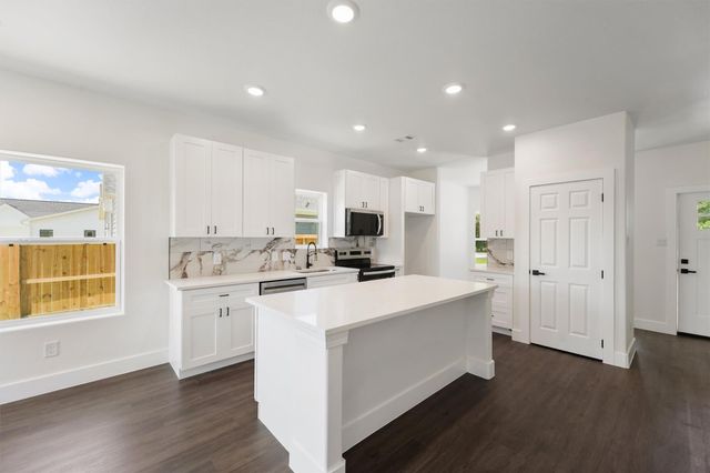 3708 Avenue S Street W, Santa Fe, TX 77510