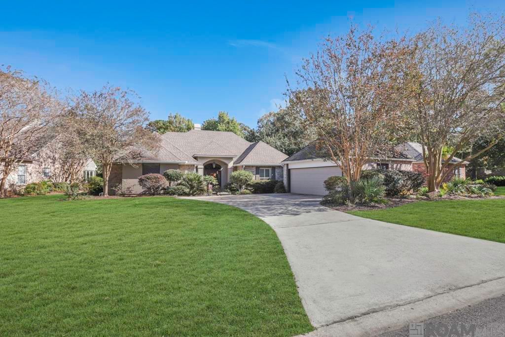 5741 Lake Shadow Dr, Baton Rouge, LA 70817