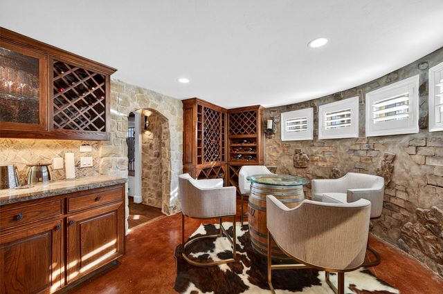 600 Kiowa Drive E, Lake Kiowa, TX 76240