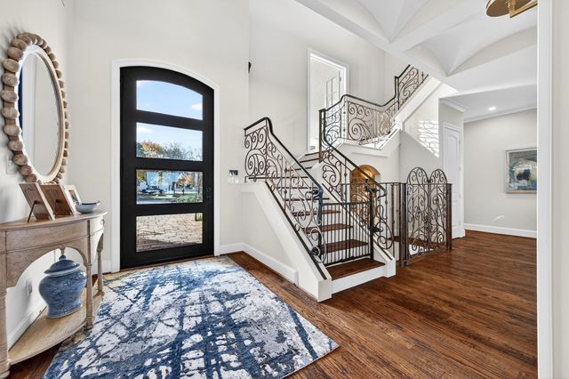 600 Kiowa Drive E, Lake Kiowa, TX 76240