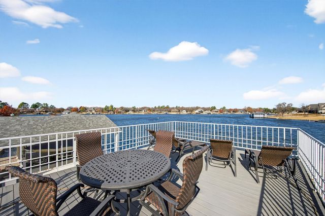 600 Kiowa Drive E, Lake Kiowa, TX 76240