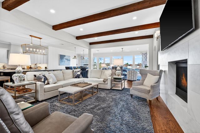 600 Kiowa Drive E, Lake Kiowa, TX 76240