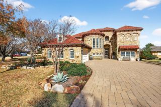 600 Kiowa Drive E, Lake Kiowa, TX 76240