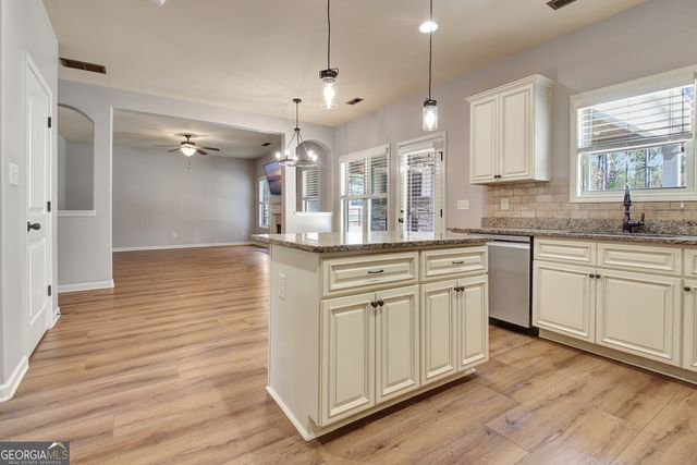 201 Fox Hall Crossing E, Senoia, GA 30276