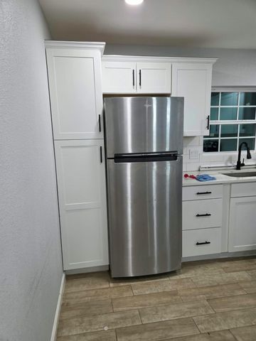 8226 Darlington Dr Drive B, Houston, TX 77028
