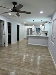 8226 Darlington Dr Drive B, Houston, TX 77028