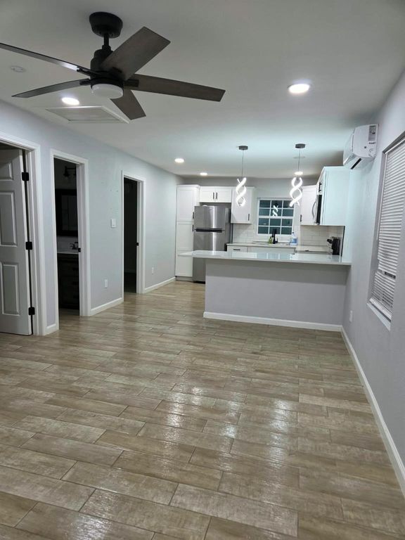 8226 Darlington Dr Drive B, Houston, TX 77028
