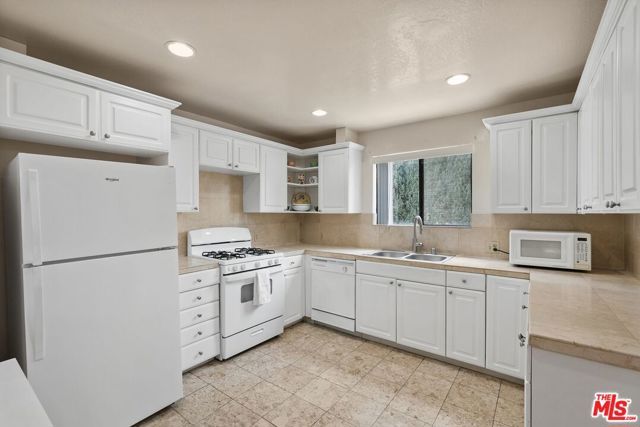 3245 Altura Avenue 8, Glendale, CA 91214
