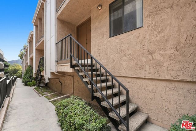 3245 Altura Avenue 8, Glendale, CA 91214