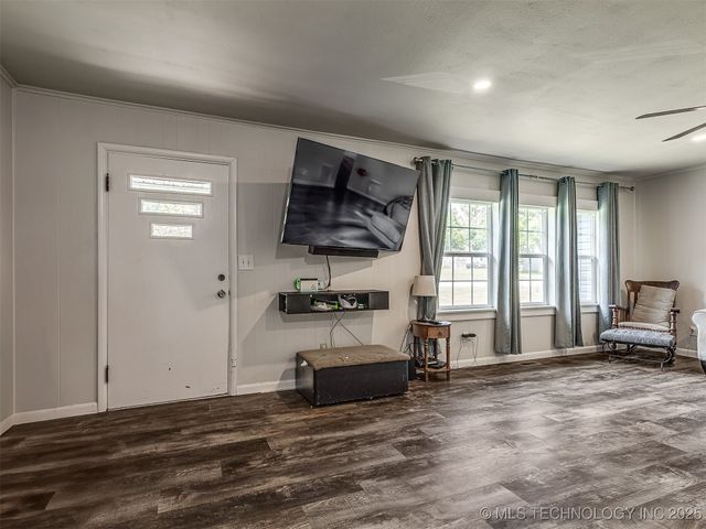 202 E Hickory Street, Coweta, OK 74429