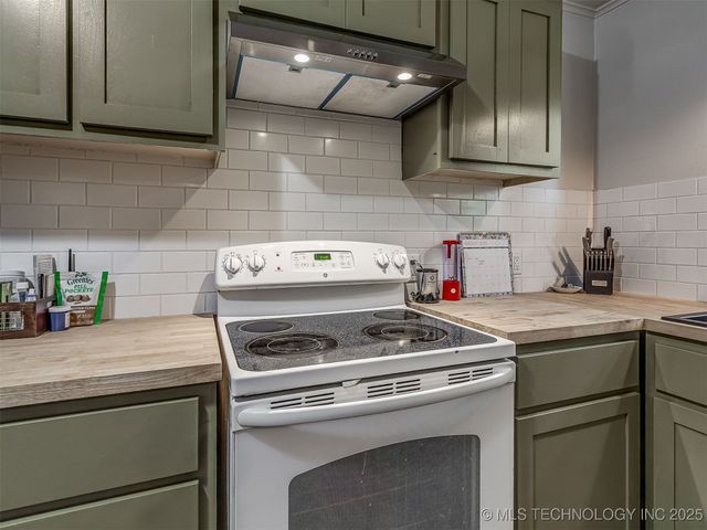 202 E Hickory Street, Coweta, OK 74429