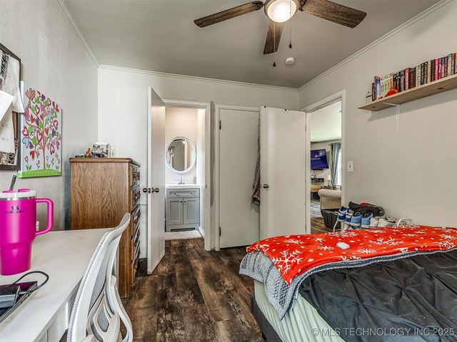 202 E Hickory Street, Coweta, OK 74429