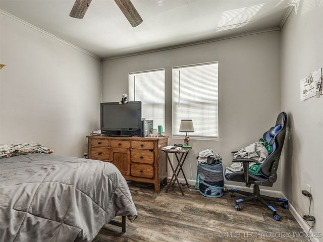 202 E Hickory Street, Coweta, OK 74429