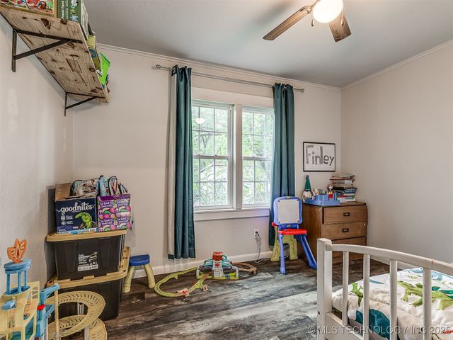 202 E Hickory Street, Coweta, OK 74429