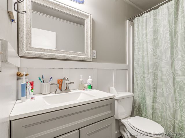 202 E Hickory Street, Coweta, OK 74429