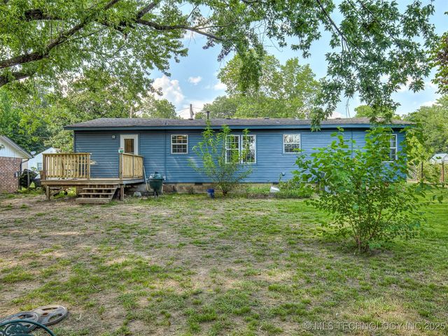 202 E Hickory Street, Coweta, OK 74429