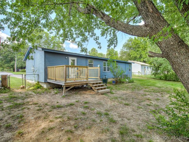 202 E Hickory Street, Coweta, OK 74429