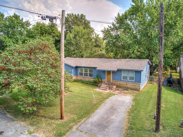202 E Hickory Street, Coweta, OK 74429