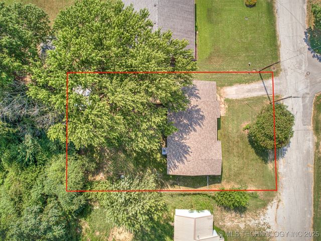 202 E Hickory Street, Coweta, OK 74429