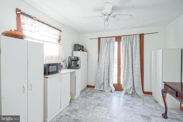 736 S EAST AVE, Vineland, NJ 08360