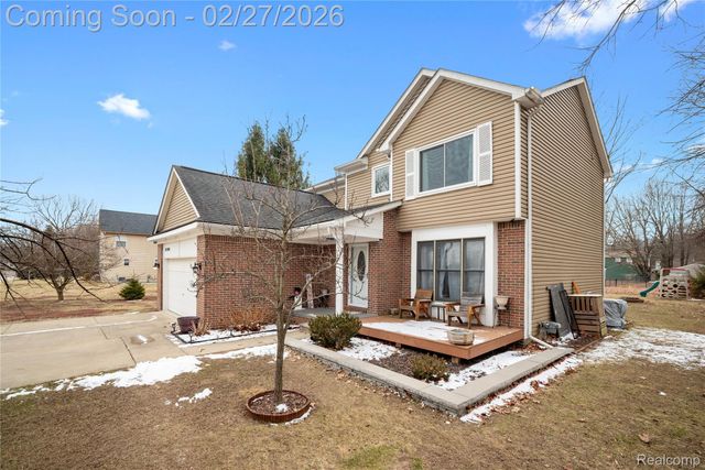 33594 Harlowshire Street, Farmington Hills, MI 48335