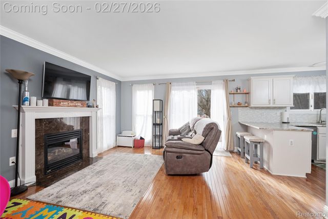 33594 Harlowshire Street, Farmington Hills, MI 48335