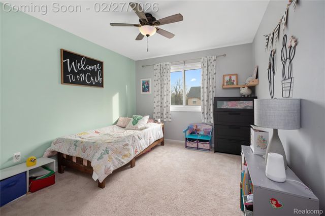 33594 Harlowshire Street, Farmington Hills, MI 48335