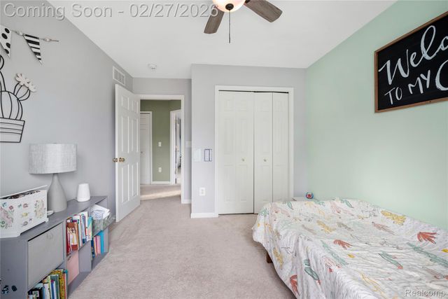 33594 Harlowshire Street, Farmington Hills, MI 48335