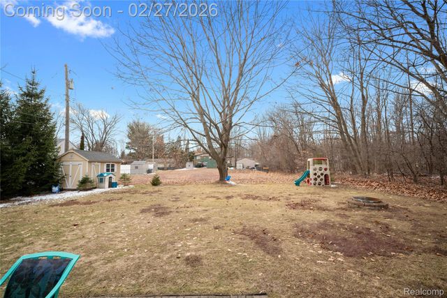 33594 Harlowshire Street, Farmington Hills, MI 48335