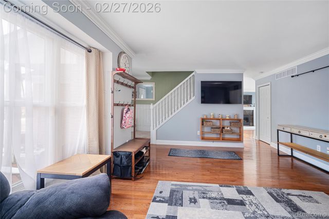 33594 Harlowshire Street, Farmington Hills, MI 48335