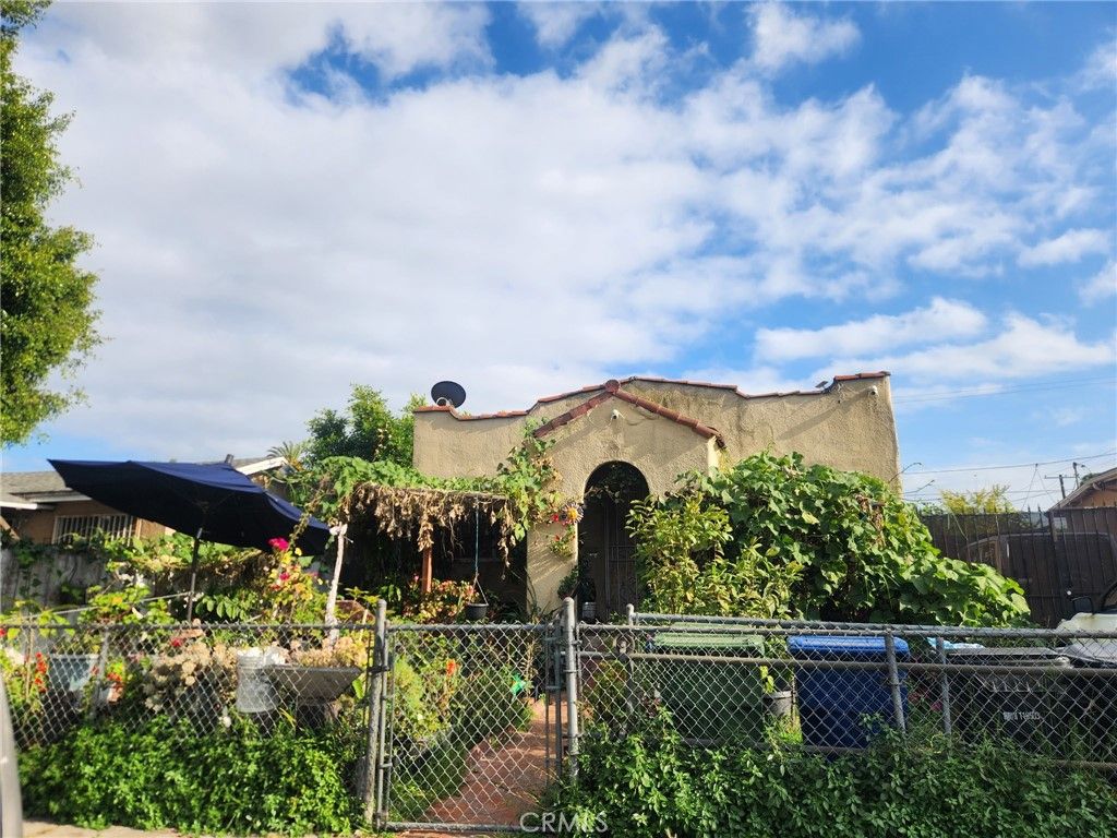 Image 1 of property listing at 806 E 105th Street, Los Angeles, CA 90002