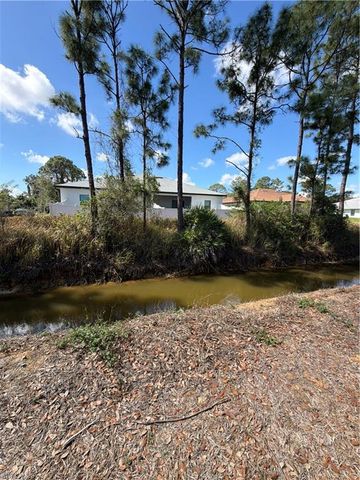 4719 28th ST SW, Lehigh Acres, FL 33973