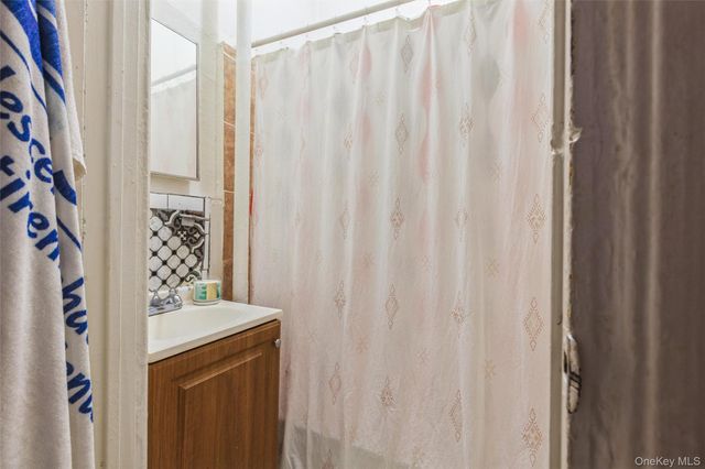 21 Somers Street, Brooklyn, NY 11233