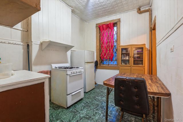 21 Somers Street, Brooklyn, NY 11233