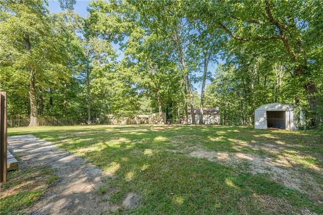 5350 Greenhedge Trail, Stone Mountain, GA 30088