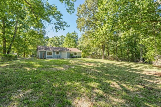 5350 Greenhedge Trail, Stone Mountain, GA 30088