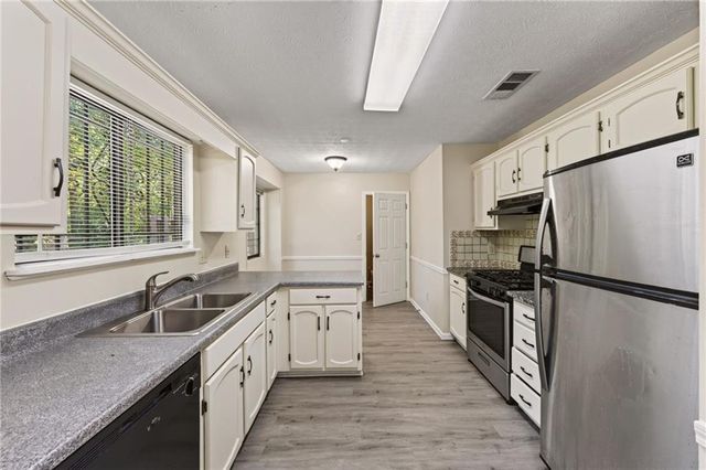 5350 Greenhedge Trail, Stone Mountain, GA 30088