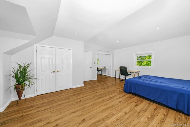 87 E Fenimore Street, Valley Stream, NY 11580