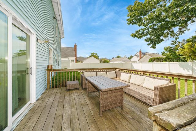 87 E Fenimore Street, Valley Stream, NY 11580