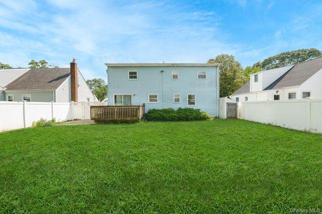 87 E Fenimore Street, Valley Stream, NY 11580