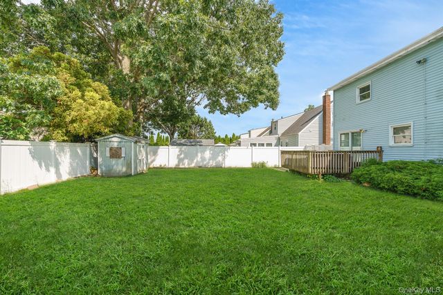 87 E Fenimore Street, Valley Stream, NY 11580