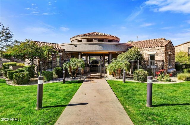 19475 N GRAYHAWK Drive 2081, Scottsdale, AZ 85255