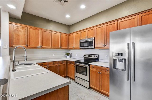 19475 N GRAYHAWK Drive 2081, Scottsdale, AZ 85255