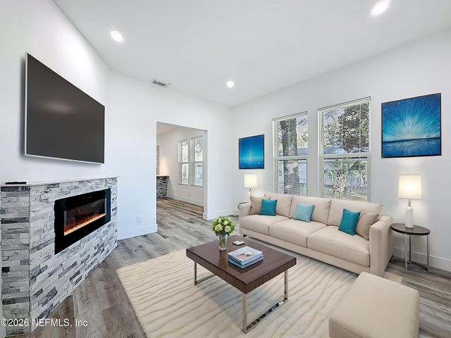 644 WILLOW BRANCH Avenue, Jacksonville, FL 32205