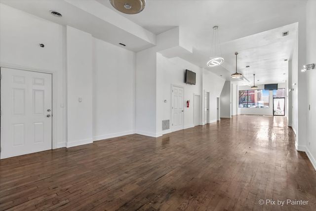 2710 W Chicago Avenue GRND, Chicago, IL 60638