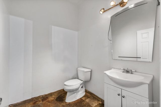 2710 W Chicago Avenue GRND, Chicago, IL 60638
