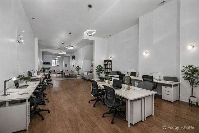 2710 W Chicago Avenue GRND, Chicago, IL 60638