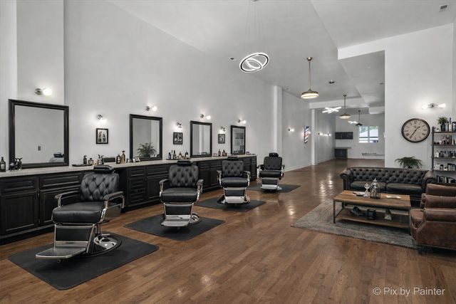 2710 W Chicago Avenue GRND, Chicago, IL 60638