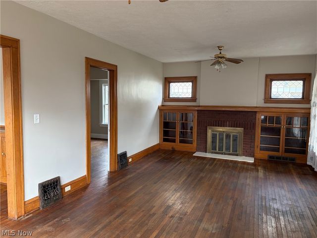 365 S Prospect Street, Medina, OH 44256