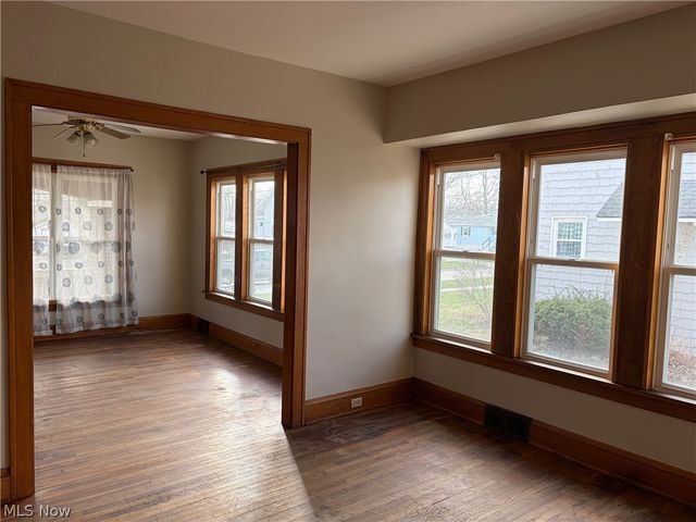 365 S Prospect Street, Medina, OH 44256